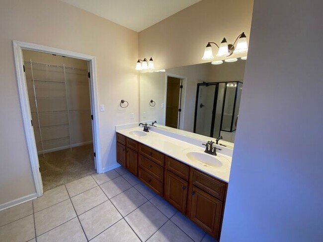 Building Photo - Bartlett 4 Bedroom 2.5 Bath Rental Home in Country Creek Subdivision