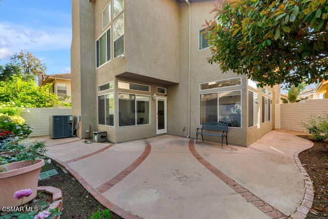 Building Photo - 233 Valero Cir