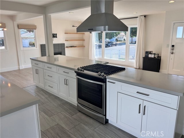 Building Photo - 7400 Hatillo Ave