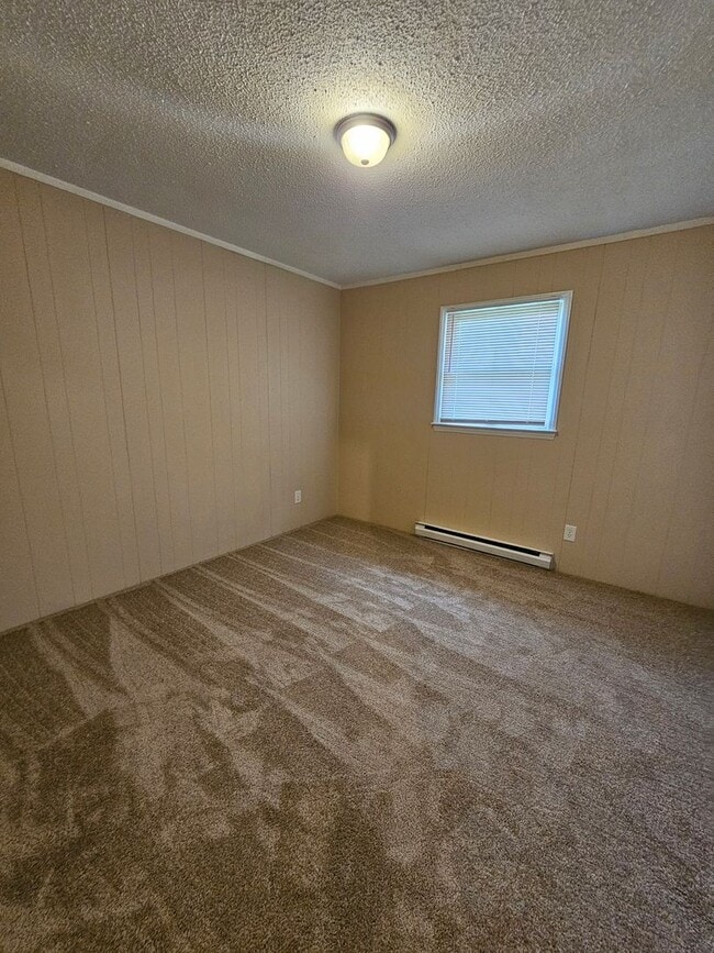 Building Photo - 3 BR near Publix!