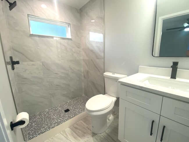 Building Photo - New 3/2 Home in Summerfield!