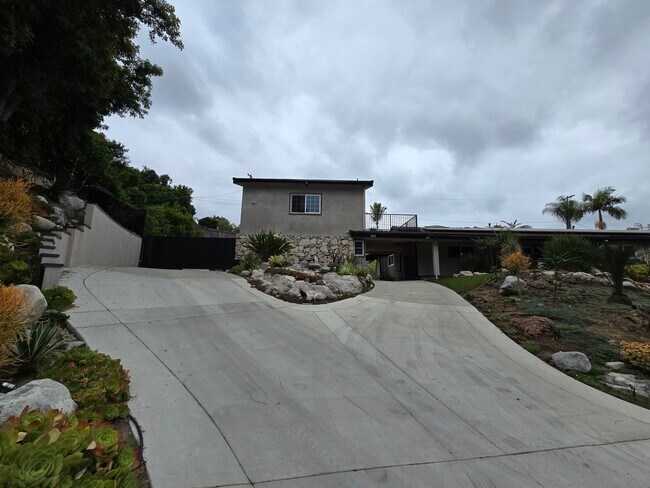 Building Photo - Fantastic 2 Bed, 2.5 Bath ADU unit in Sunn...
