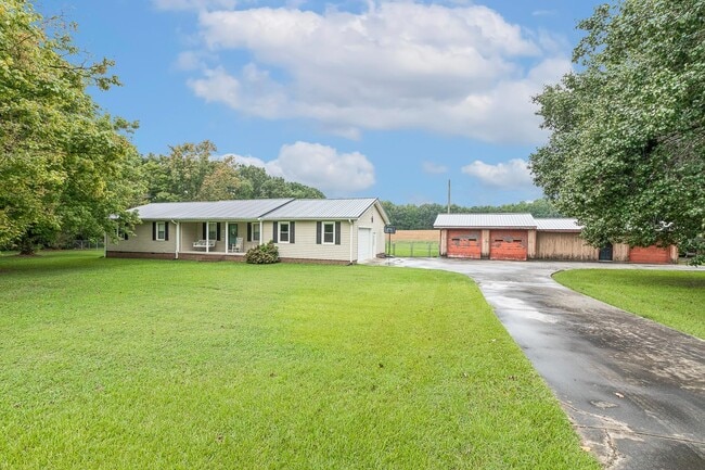 Building Photo - 3518 Lee Ave