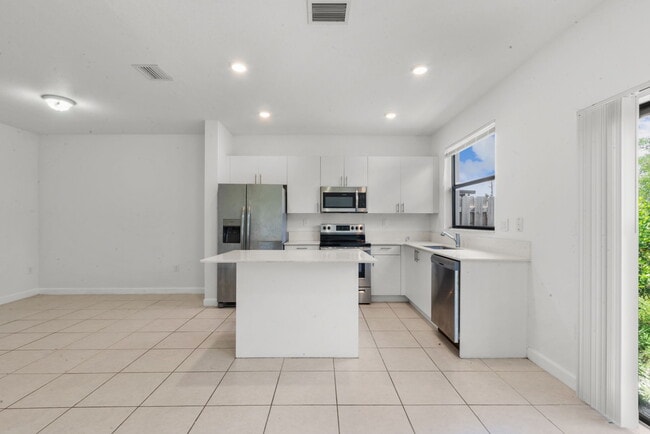 Building Photo - 28637 SW 132nd Ct