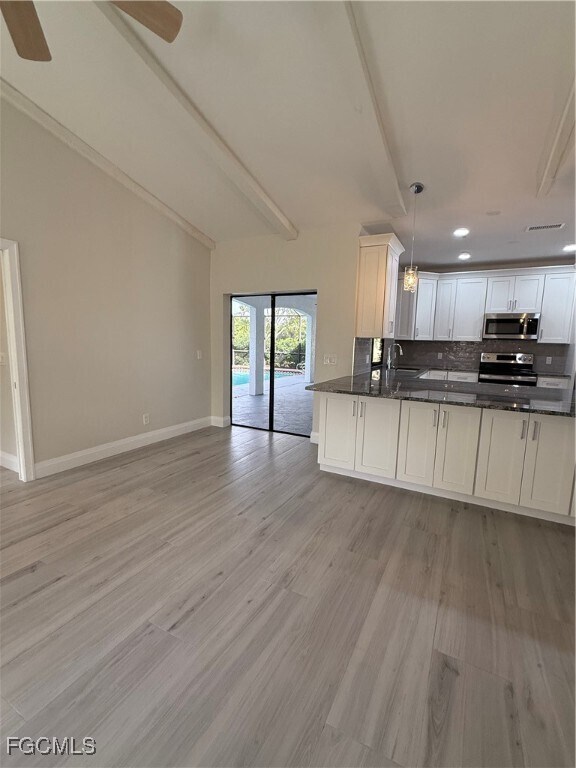 Building Photo - 711 SE 33rd Terrace