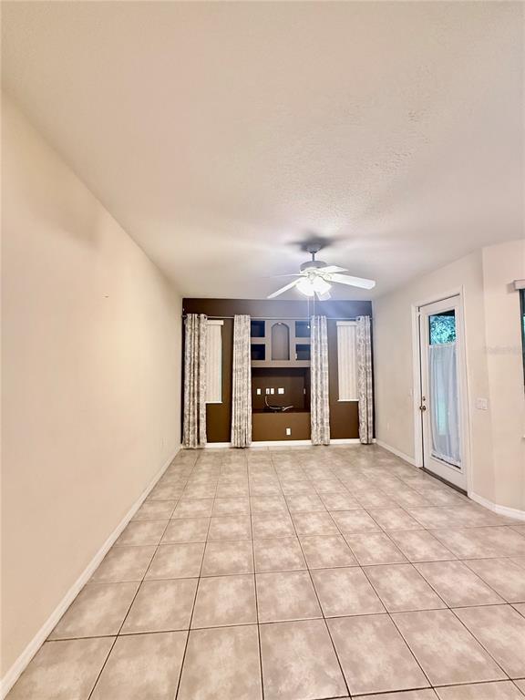 Building Photo - 1047 Lascala Dr