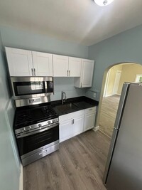 Building Photo - Gorgeous Studio Apartment in quiet Pittsfi...