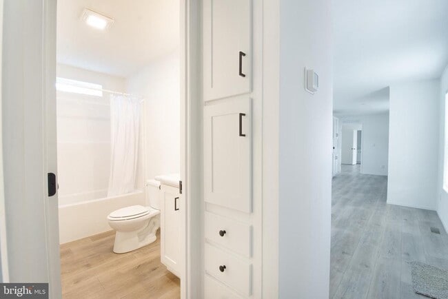 Building Photo - 161 Carnation Dr