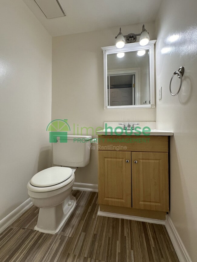 Building Photo - 1318 River Birch Run S