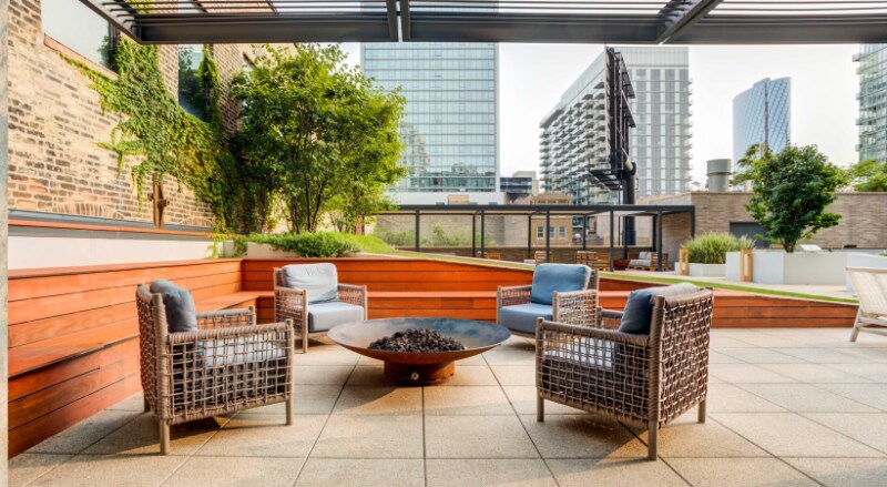 Building Photo - 163 N Desplaines St