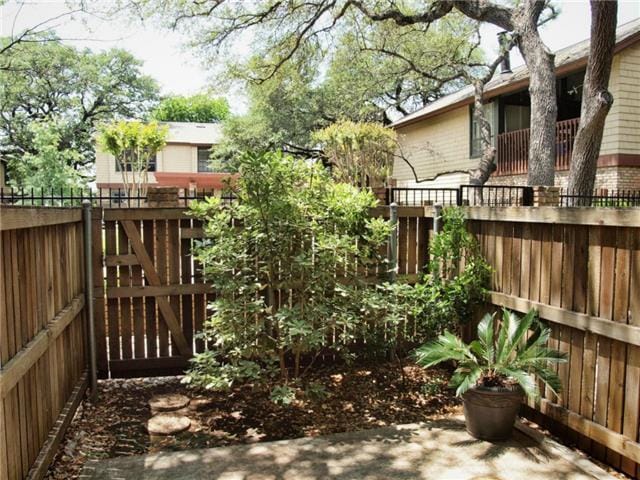 Building Photo - 7122 Wood Hollow Dr