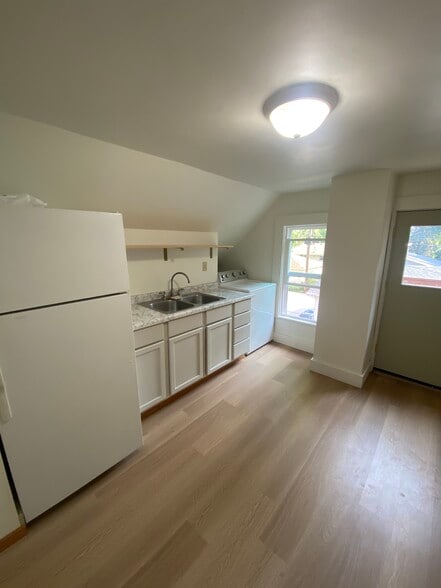 Updated Kitchen - 2633 Grand St NE