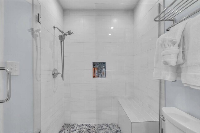 Building Photo - 2732 Valencia Dr