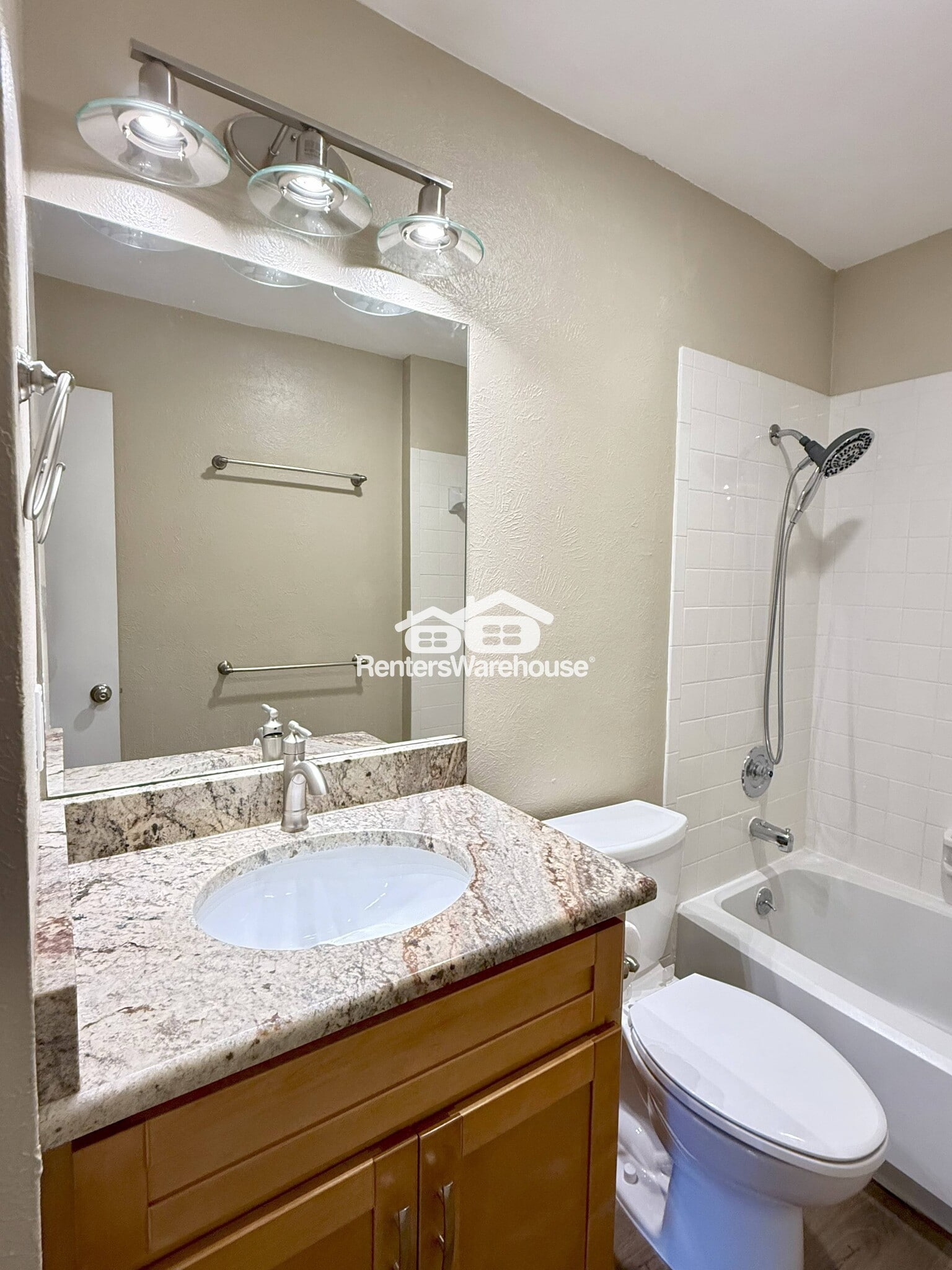 Building Photo - 3814 Stonecroft Dr