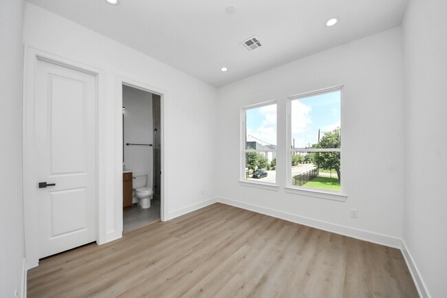Building Photo - 4607 Gunter St