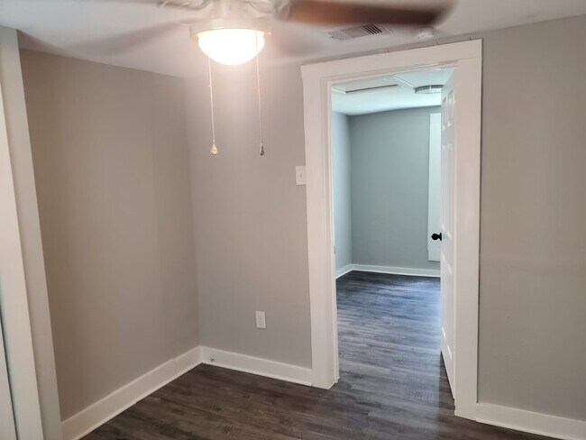 Building Photo - 6218 Woodrow St