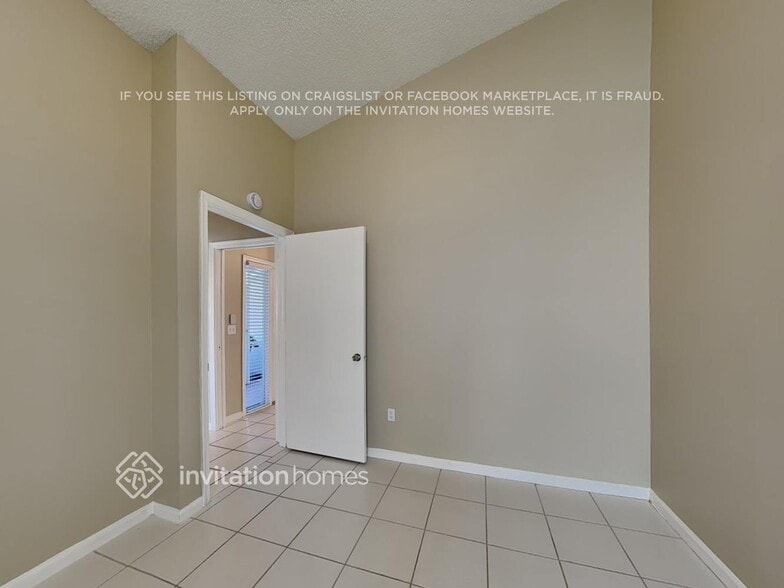 Building Photo - 13048 Meadowbreeze Dr