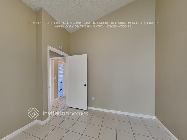 Building Photo - 13048 Meadowbreeze Dr