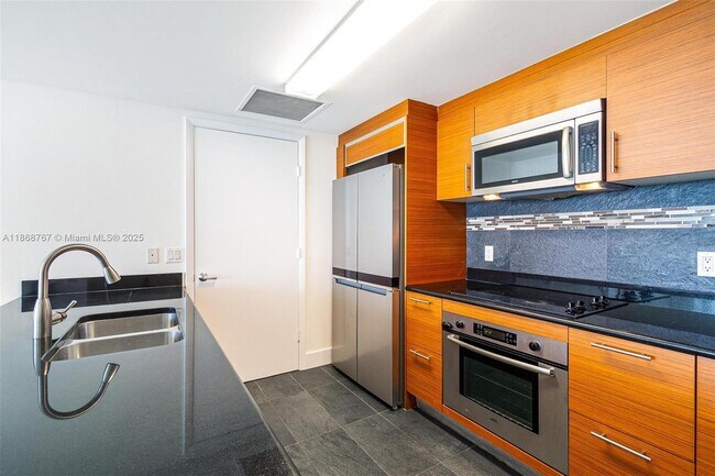 Building Photo - 50 Biscayne Blvd