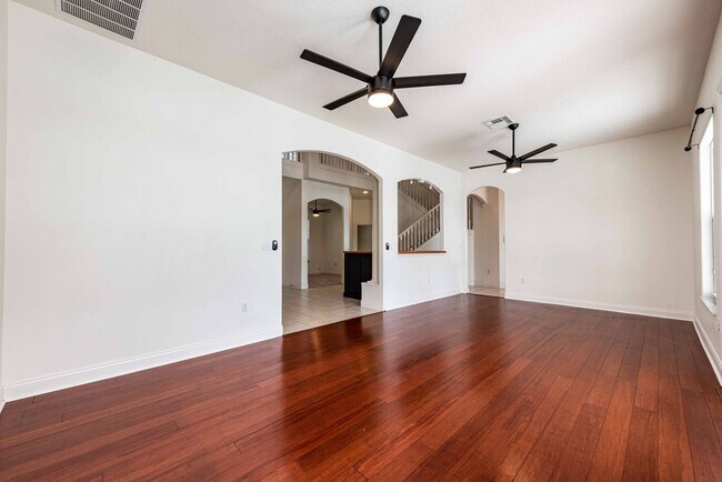 Building Photo - St. Cloud 4 Bedroom, 4 Bathroom Pool Home with Lake View