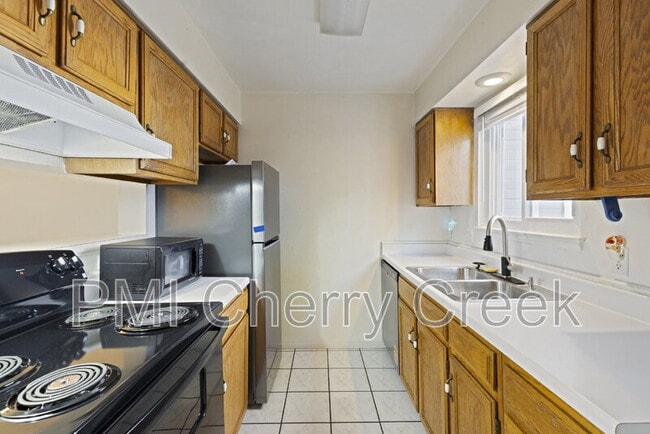 Building Photo - 2228 S Jasper Way