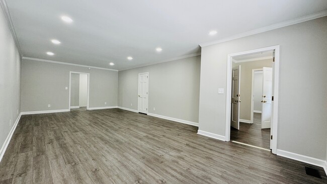 Building Photo - 815 W Palmetto St