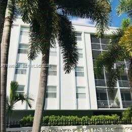 Building Photo - 2425 NE 135th St