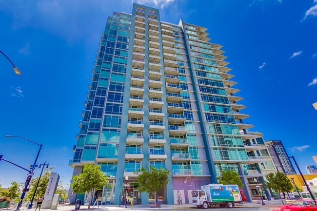 Building Exterior - 1080 Park Blvd