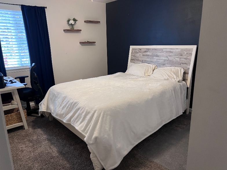 Building Photo - 1148 NE Cordero Pl