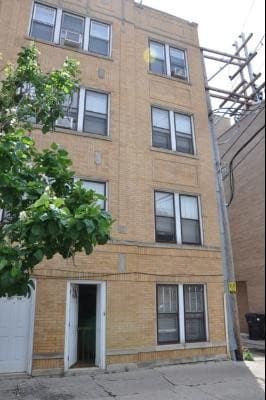 Primary Photo - 3917 N Southport Ave