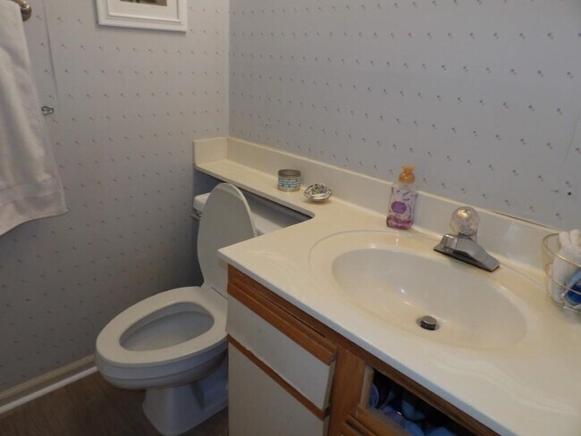 Building Photo - 1100 Possum Trot Rd