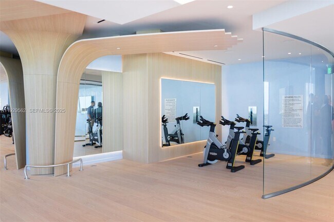 Building Photo - 1000 Brickell Plaza