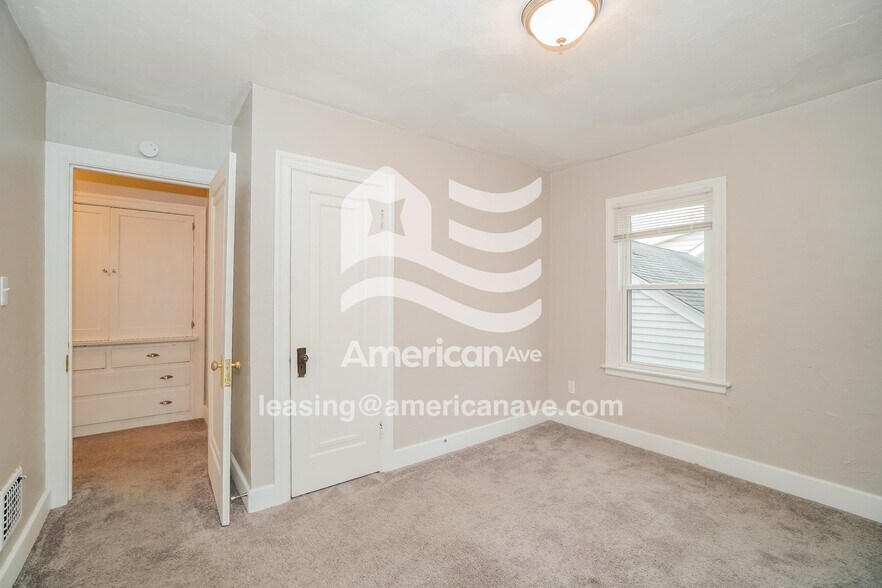 Building Photo - 1611 Hagley Rd