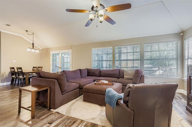 Building Photo - 1809 Edelweiss Dr