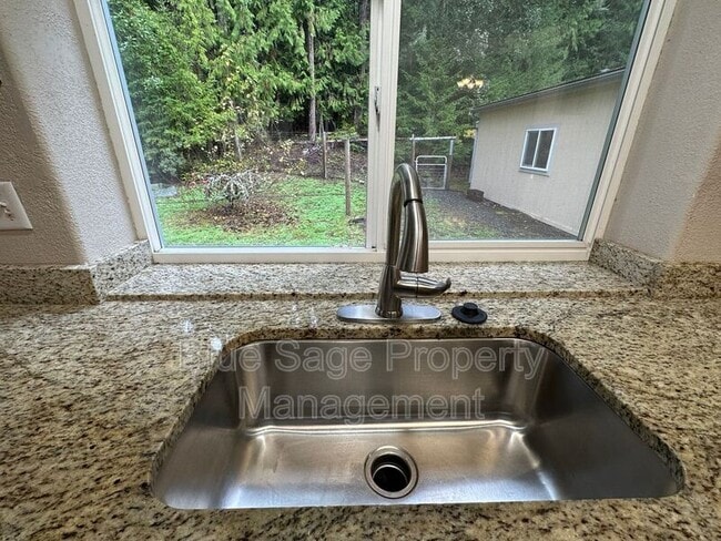 Building Photo - 1375 S Bagley Creek Rd