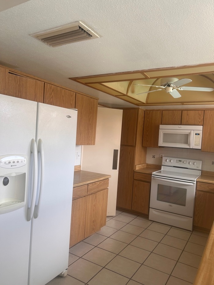 Building Photo - 2407 W Le Marche Ave