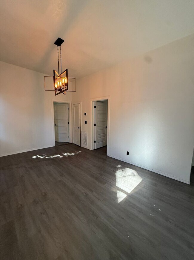 Building Photo - 918 S 19th St