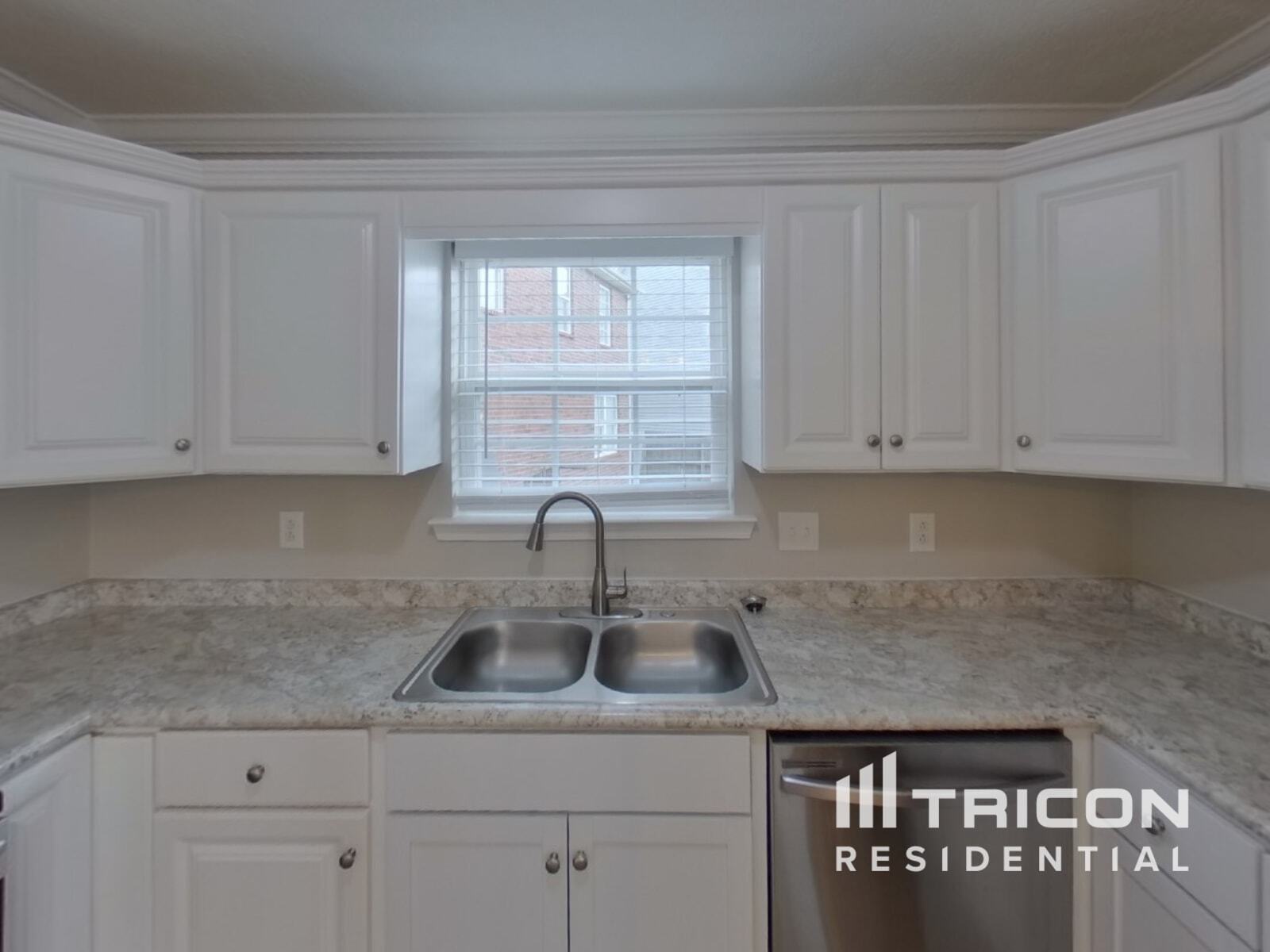 Building Photo - 2156 Aberdeen Cir