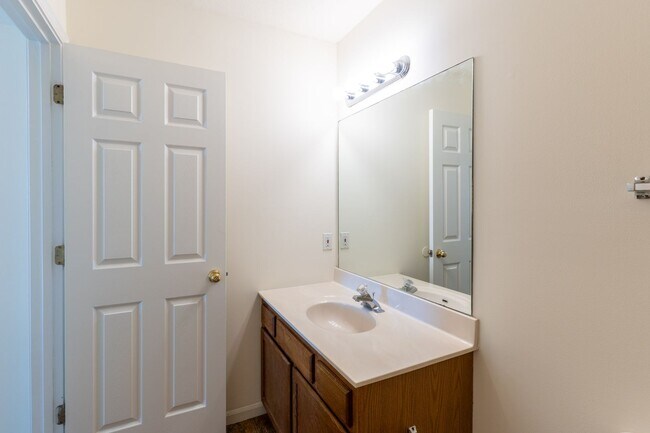 Building Photo - 304-306 Dads Way