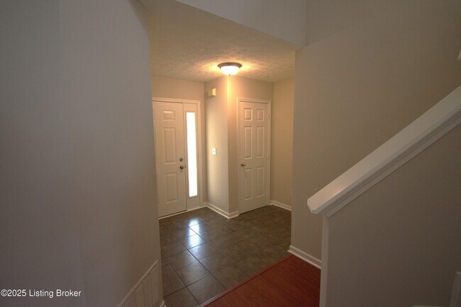 Building Photo - 4221 Willowview Blvd