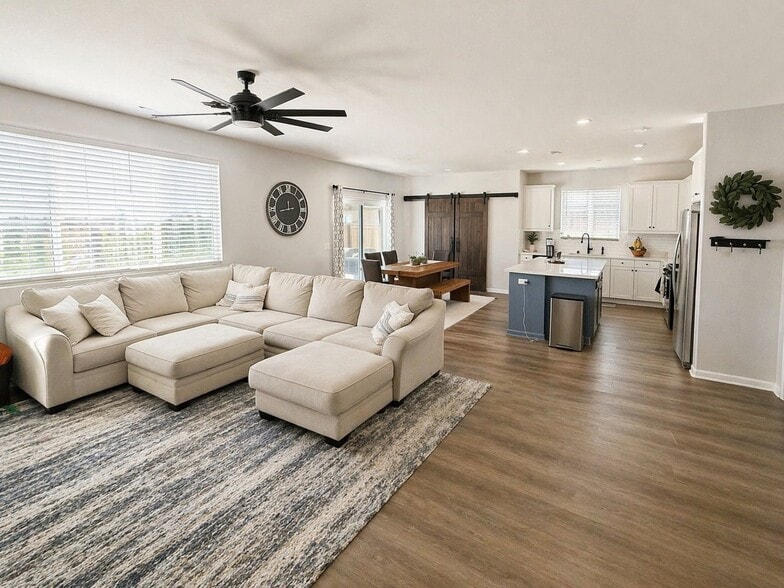 Building Photo - 2030 Boxwood St