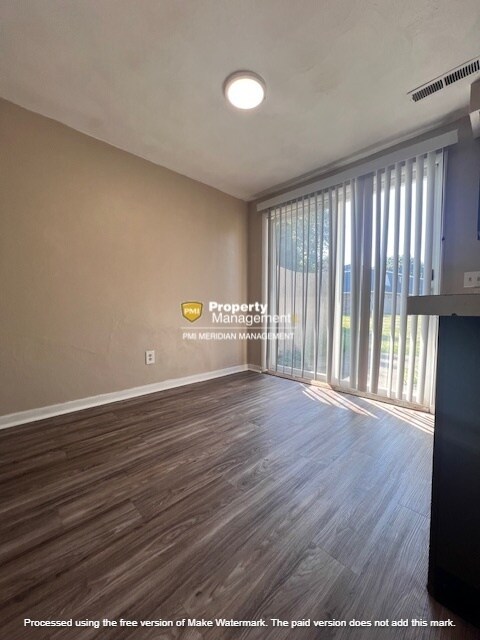 Building Photo - Country Club Estates