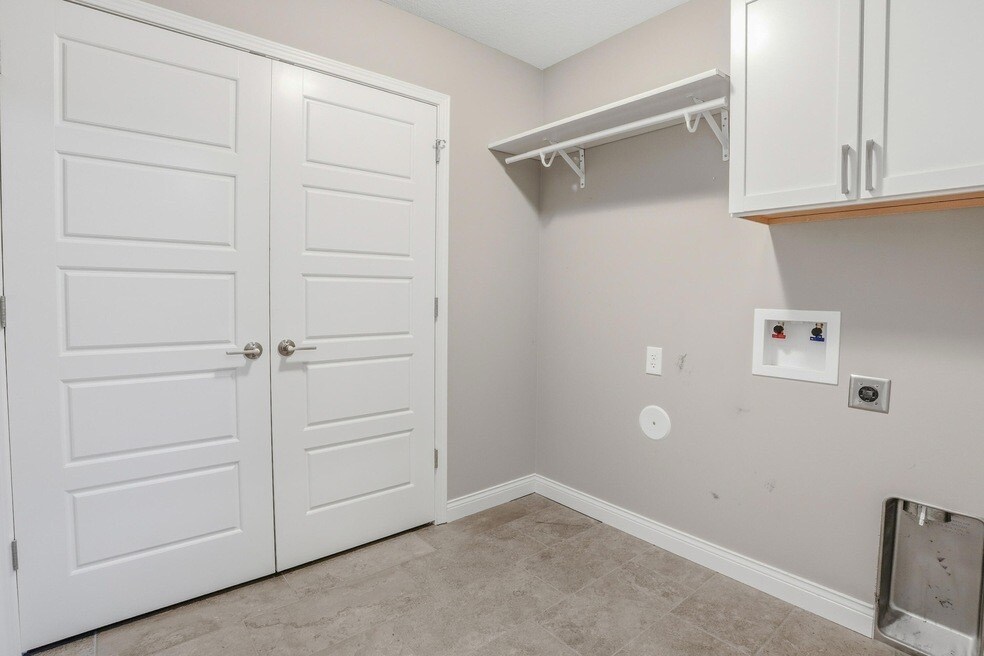 Building Photo - 2309 Mace Dr