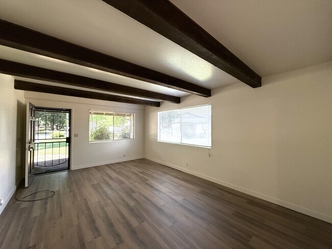 Building Photo - 860 Netters Cir