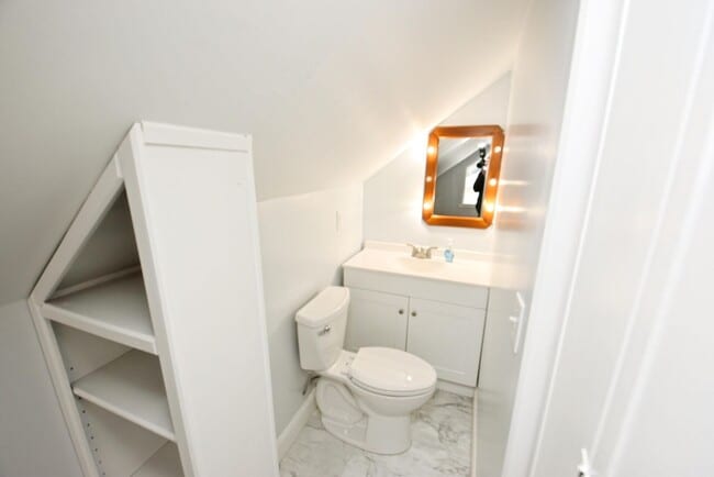 Building Photo - 3 bedroom home located 1 mile from the University of Notre Dame