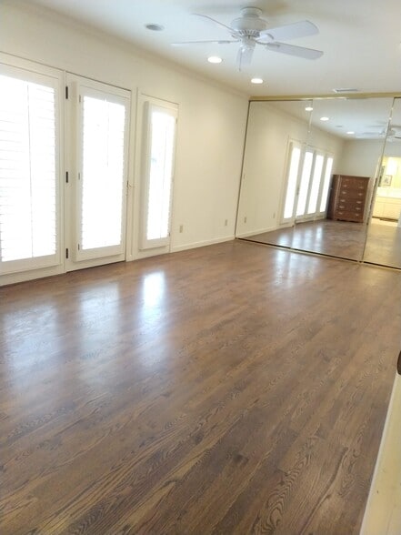 Building Photo - 299 Dallas Dr