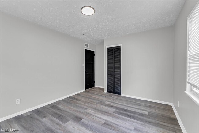 Building Photo - 4026 W 144th St