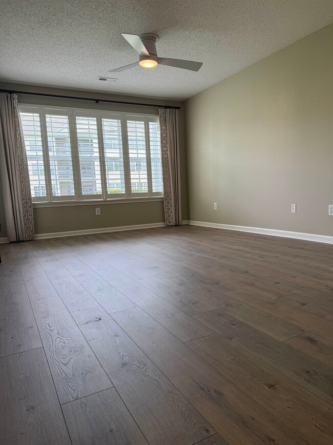 Building Photo - 643 Woodmoor Dr