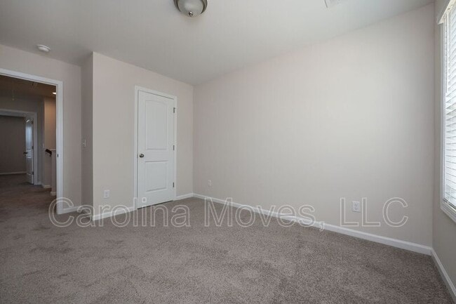 Building Photo - 124 Strongridge Trl