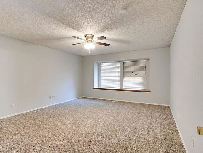 Building Photo - NORMAN, OKLAHOMA - MINUTES TO UNIVERSITY OF OKLAHOMA